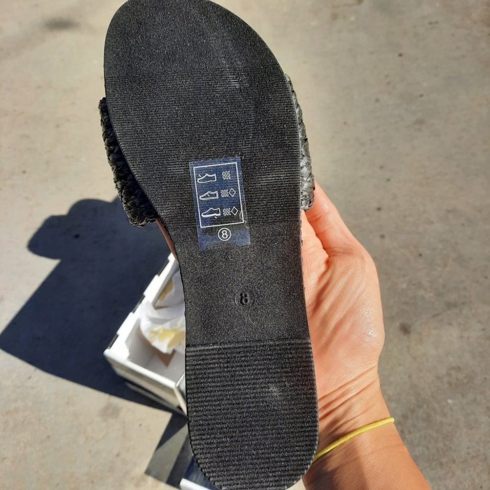 Camel Threads Flip Flops - Picture 3 of 3
